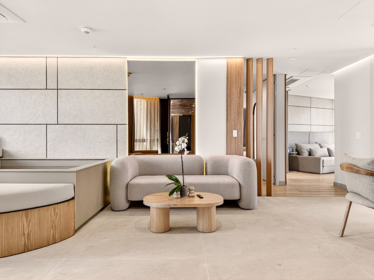 Apartment with Private Jacuzzi in El Poblado, Medellín